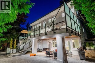 6446 Marine Dr in Vancouver, BC - Building Photo