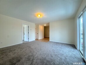 666 Broad St in Meriden, CT - Building Photo - Building Photo