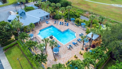 Beachway Links in Melbourne, FL - Building Photo - Building Photo