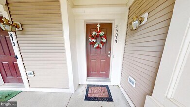 43073 Zander Terrace in Ashburn, VA - Building Photo - Building Photo