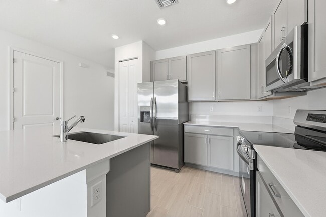 3765 Harborside Ave in Fort Pierce, FL - Foto de edificio - Building Photo