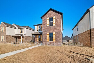 4670 W Aurora St in Fayetteville, AR - Building Photo - Building Photo