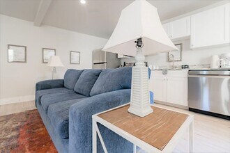 214 E 32nd St in Savannah, GA - Building Photo - Building Photo