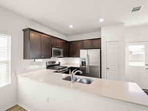 2729 Louris Ln in Pflugerville, TX - Foto de edificio - Building Photo