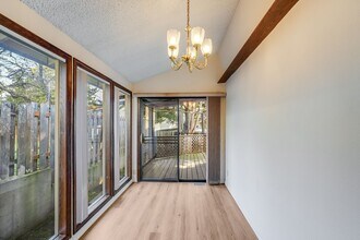 12854 SE 24th Ave in Milwaukie, OR - Building Photo - Building Photo