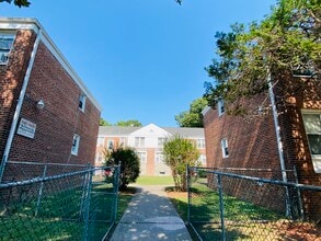 194 Park Ave, Unit 1B1 in East Orange, NJ - Building Photo - Building Photo