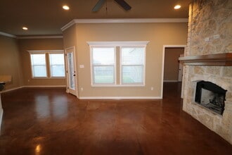 3036 Stallion Dr in Robinson, TX - Building Photo - Building Photo