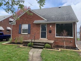 1380 Riverbank St in Lincoln Park, MI - Building Photo