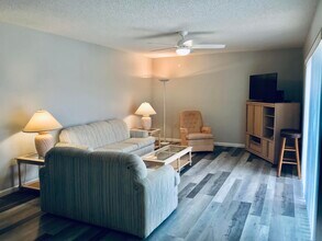 5830 SE Windsong Ln in Stuart, FL - Building Photo - Building Photo