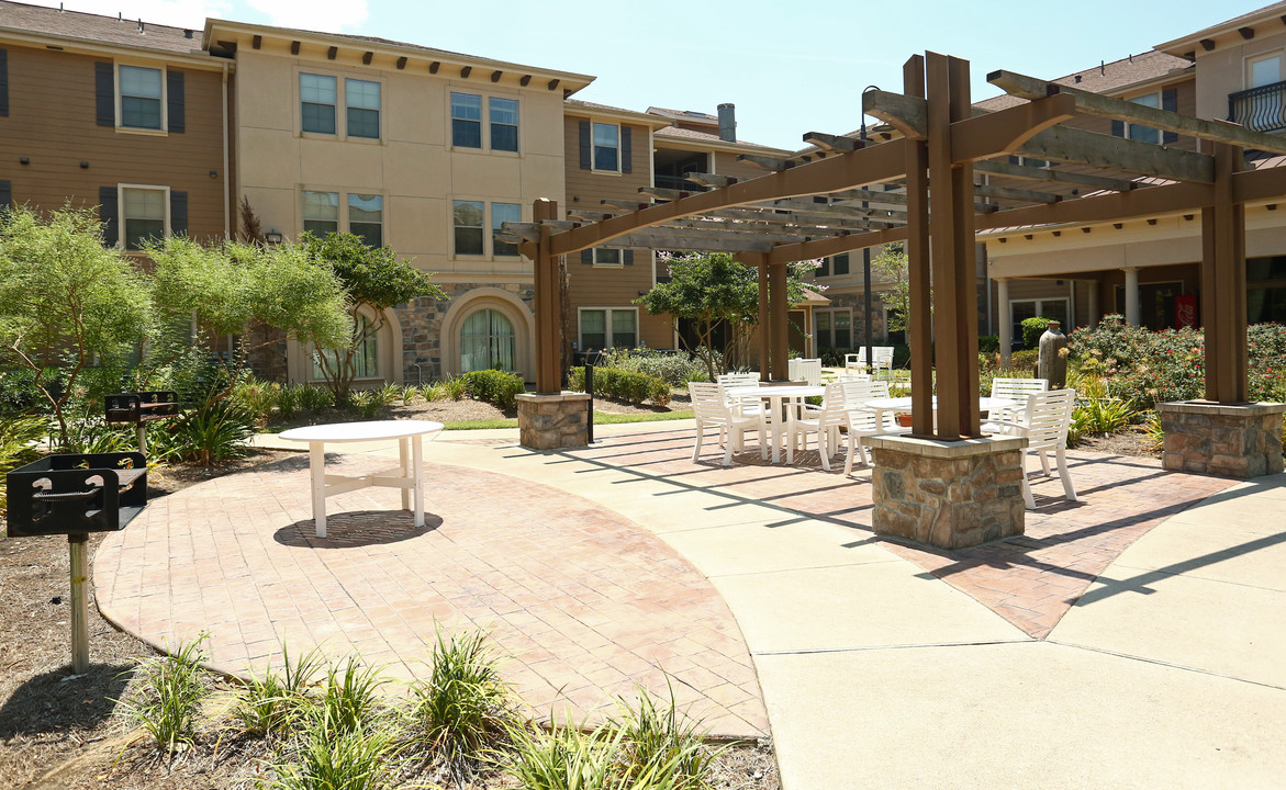 Huntington Beaumont in Beaumont, TX - Foto de edificio