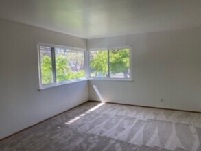 2053 Central Ave in Alameda, CA - Building Photo - Building Photo