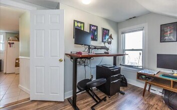 90 Pleasant St, Unit 3 in Providence, RI - Foto de edificio - Building Photo