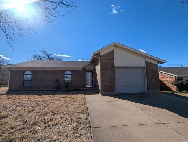 property at 1904 Central E Fwy