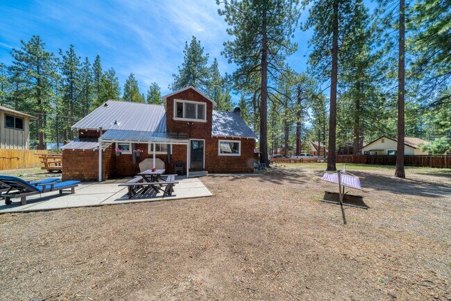 809 Merced Ave in South Lake Tahoe, CA - Building Photo - Building Photo