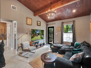 6401 SW 42nd Terrace in Miami, FL - Building Photo - Building Photo