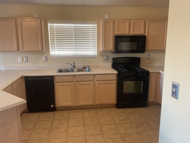 625 Valley Meadows Dr NE in Rio Rancho, NM - Building Photo - Building Photo