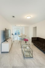 10241 Dominican Dr in Cutler Bay, FL - Building Photo - Building Photo