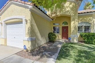 7456 Oatman Ln in Las Vegas, NV - Building Photo - Building Photo