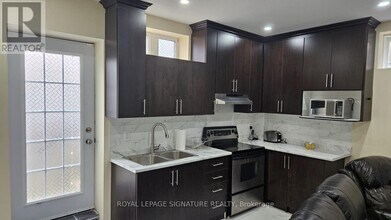 14 Vetch St in Brampton, ON - Building Photo - Building Photo