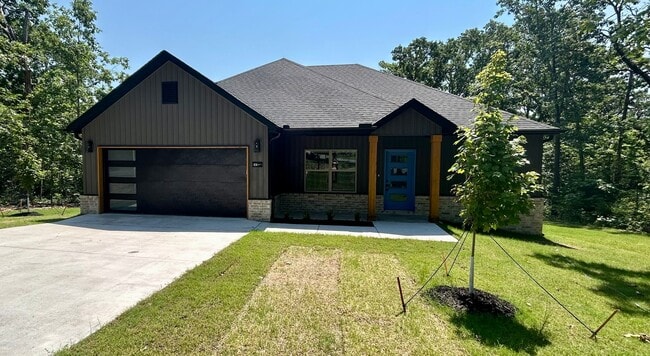 property at 23 Lockerbie Cir
