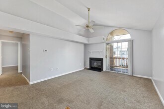 6918 Victoria Dr-Unit -L in Alexandria, VA - Building Photo - Building Photo
