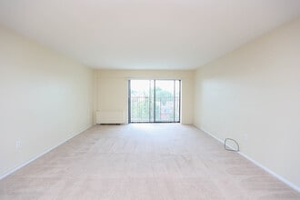 Maxon Towers in Squirrel Hill, PA - Building Photo - Interior Photo