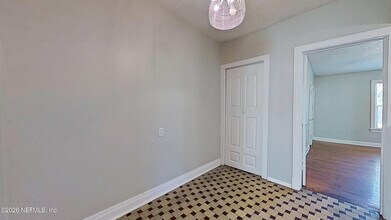 938 Cordova Pl in Jacksonville, FL - Building Photo - Building Photo
