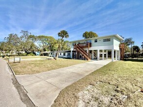 4869 Venetian Blvd NE in St. Petersburg, FL - Building Photo - Building Photo