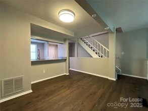 7305 Pebblestone Dr in Charlotte, NC - Building Photo - Building Photo