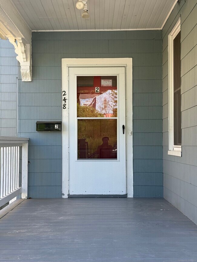 248 Crystal Ave in New London, CT - Building Photo - Building Photo