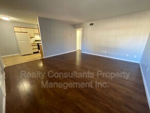 3830 Country Club Rd in Winston-Salem, NC - Foto de edificio - Building Photo