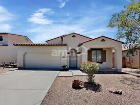 8211 W Forest Grove Ave in Phoenix, AZ - Building Photo