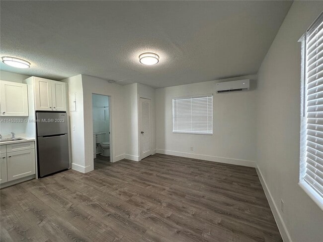 4249 Bougainvilla Dr-Unit -8 in Lauderdale-by-the-Sea, FL - Building Photo - Building Photo