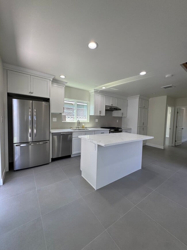 1005 N Grand St in Orange, CA - Building Photo - Building Photo