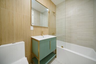 5102 5th Ave in Brooklyn, NY - Building Photo - Building Photo