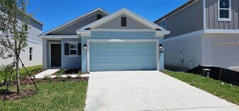 1437 Cumberland Ave in Davenport, FL - Building Photo