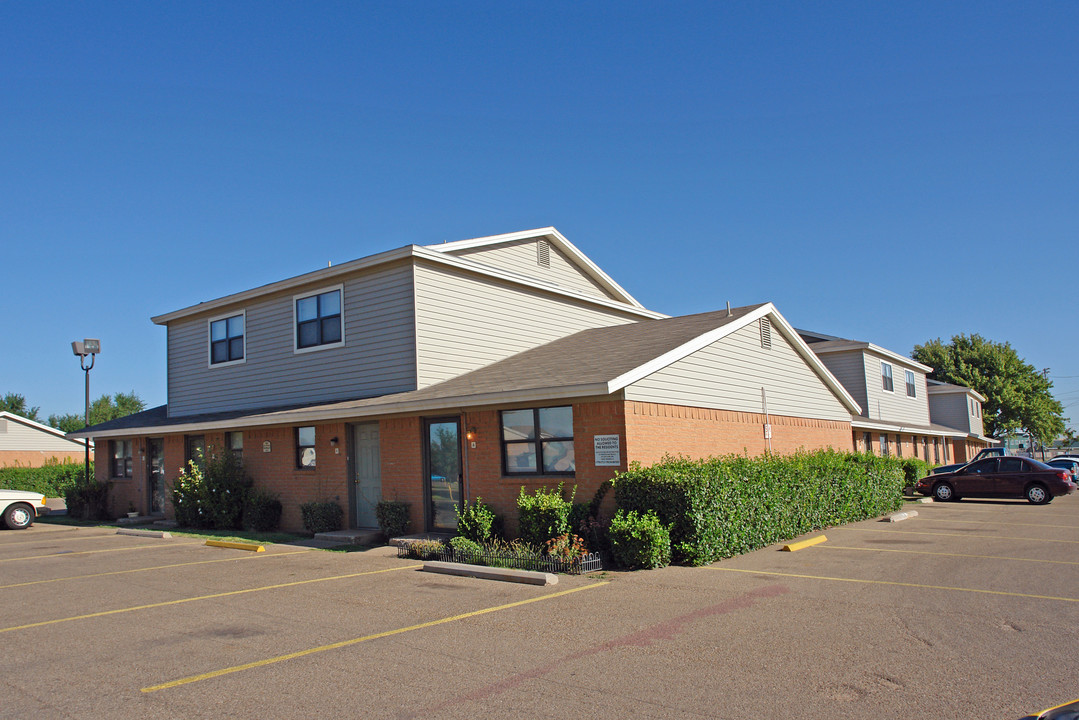 Summer Place Apartments in Lubbock, TX - Building Photo