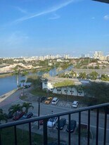16450 Miami Dr in North Miami Beach, FL - Building Photo
