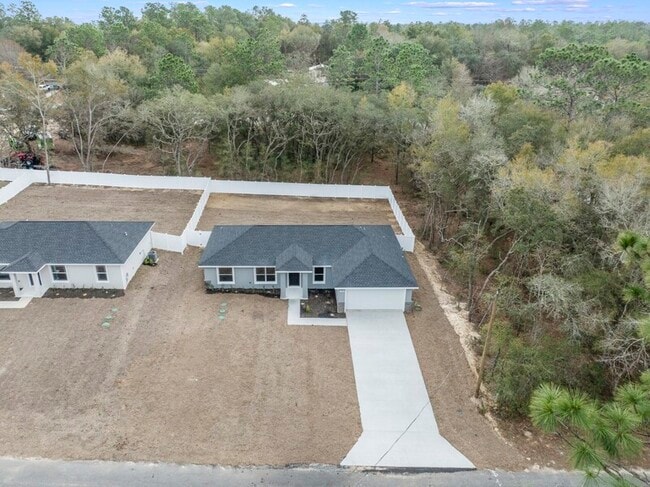 property at 774 W Deacon Pl