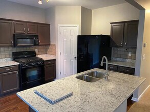 5975 Bentley Way in Cumming, GA - Building Photo - Building Photo