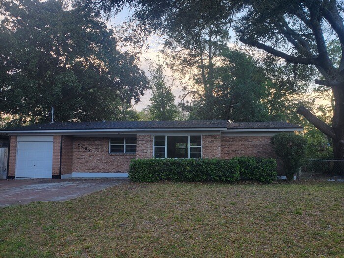 2407 S Mc Carthy Dr in Jacksonville, FL - Building Photo