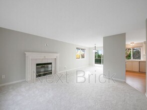 1819 211th Way NE in Sammamish, WA - Building Photo - Building Photo