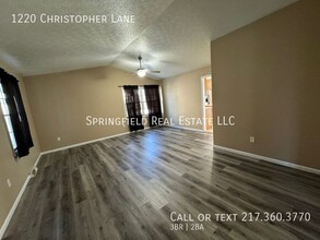 1220 Christopher Ln in Springfield, IL - Building Photo - Building Photo