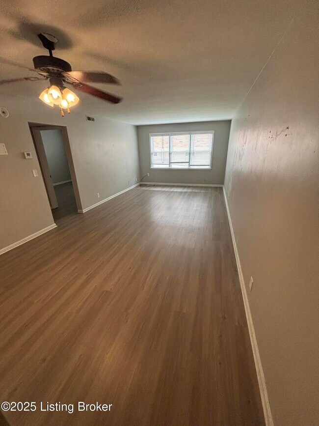 319 Idlewylde Dr in Louisville, KY - Building Photo - Building Photo