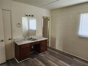 403 S Crutchfield St in Dobson, NC - Building Photo - Building Photo