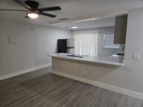 266 Diamond St, Unit B in Orlando, FL - Foto de edificio - Building Photo