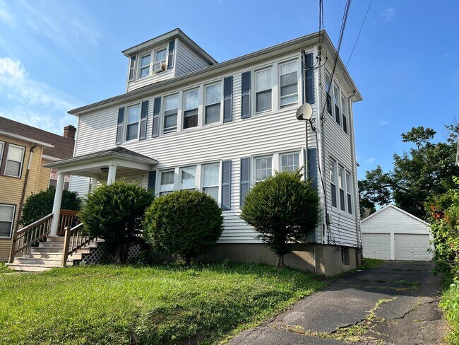 102 Thomaston St in Hartford, CT - Building Photo - Building Photo