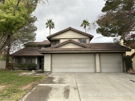 2341 Moorpark Way in Henderson, NV - Building Photo