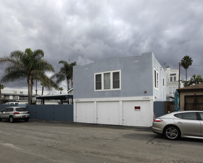 17016 7th St in Sunset Beach, CA - Building Photo - Building Photo