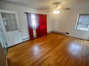 11 Jefferson St in Nutley, NJ - Building Photo - Building Photo